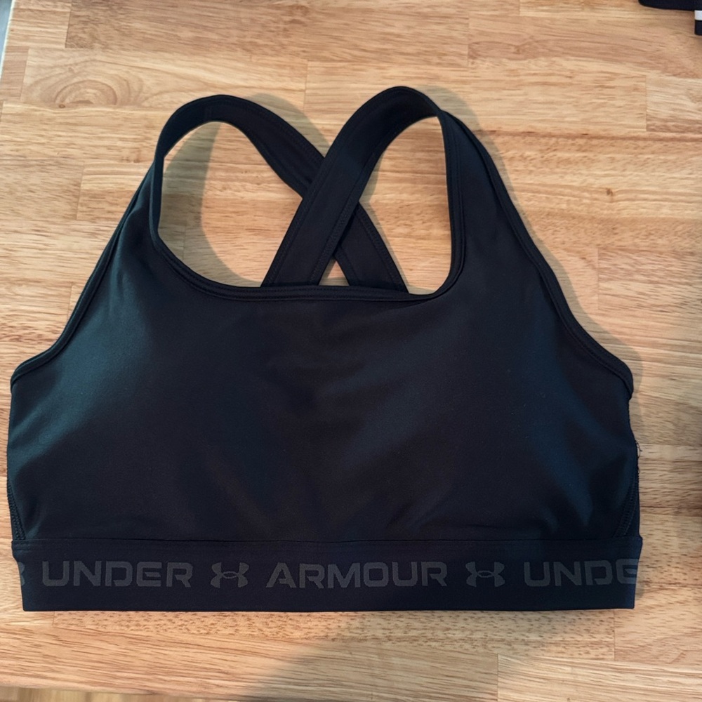 Under Armour Women's Black Crossback Sports Bra